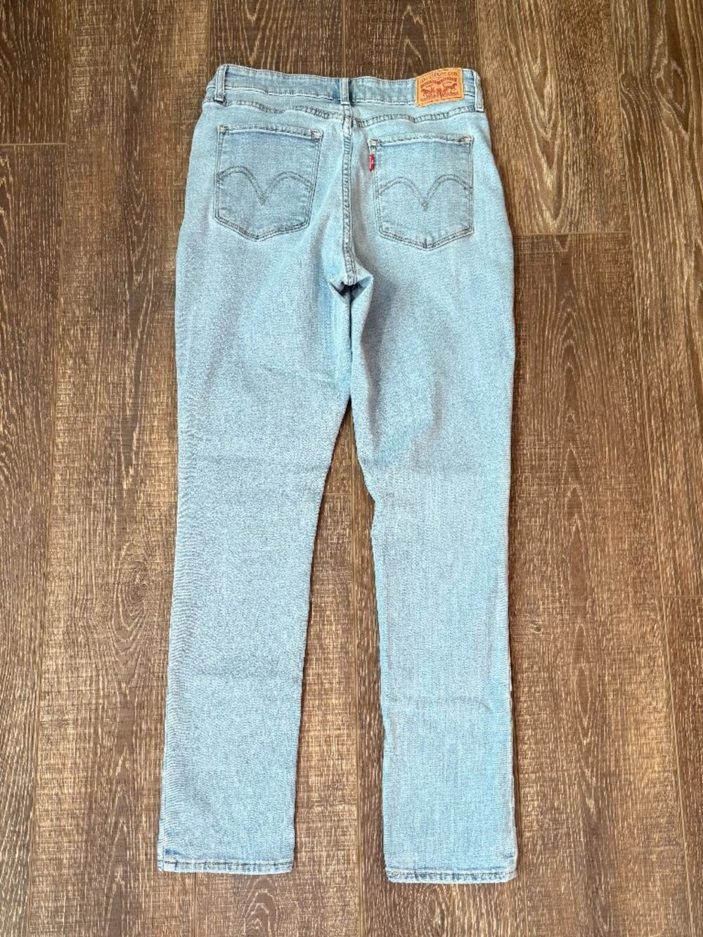 Levi’s Classic Mid Rise Skinny Jeans – Size 10